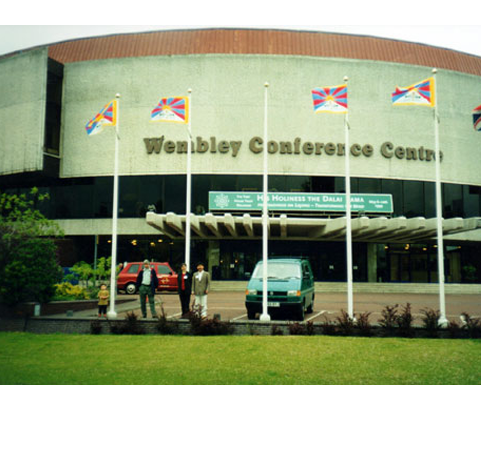 Tibetan flags fly at Wembley 1999